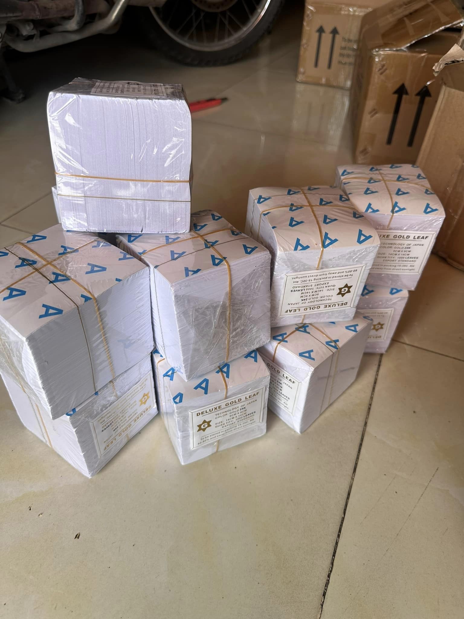 lá vàng chữ a